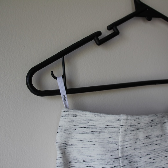 Aritzia Wilfred Pencil Skirt with Side Seam Zippers - Picture 2 of 12